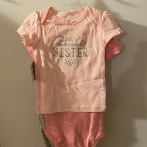 3pc baby girl size 6-9 months. Onesie, shirt and pants kitten themed